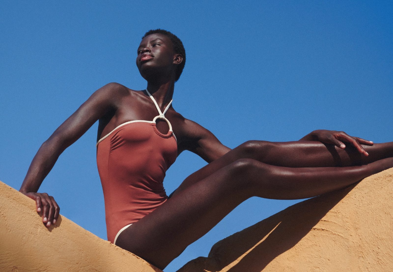 Harper’s Bazaar GR | August 23